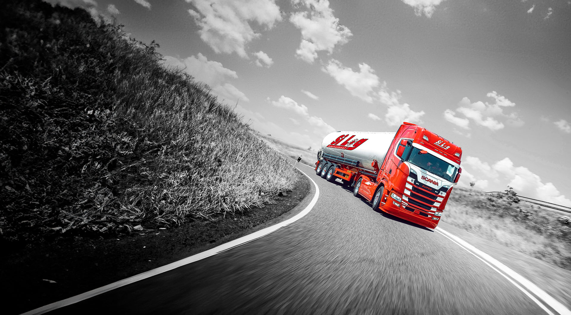 Illustration Lkw Silotransport Straße schwarzweiß